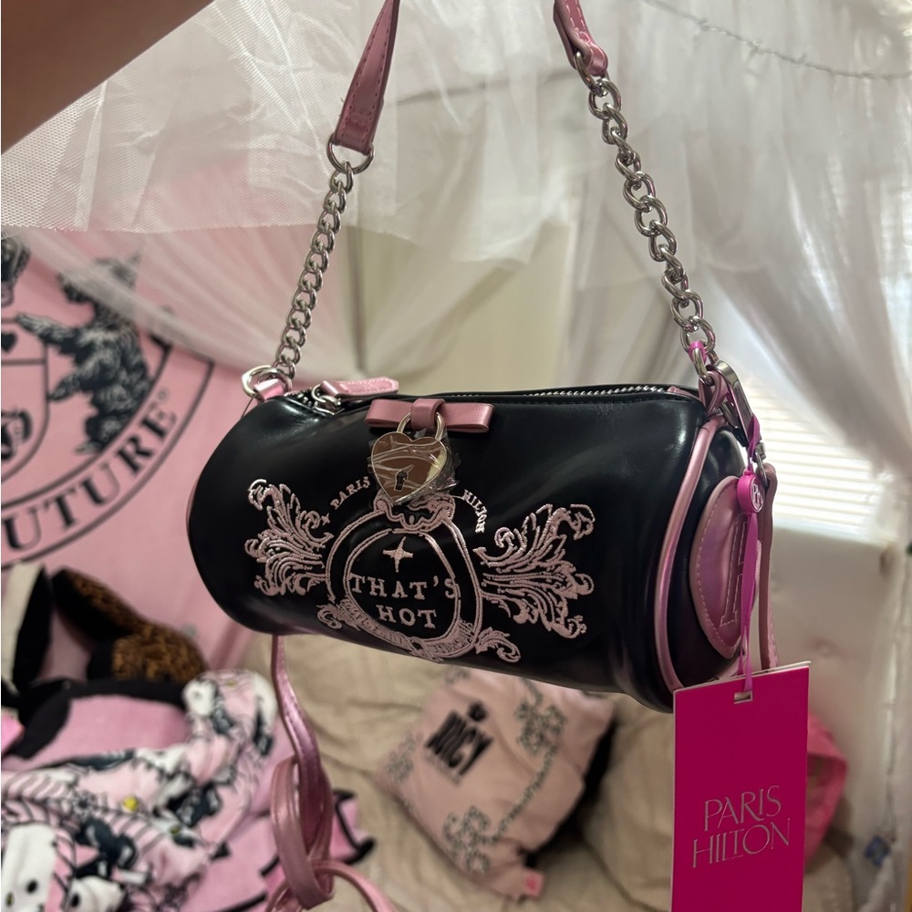 Paris Hilton barrel bag - Picture 3 of 9